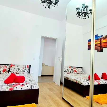 Red Accommodation Near Palas Mall Iasi Esterno foto